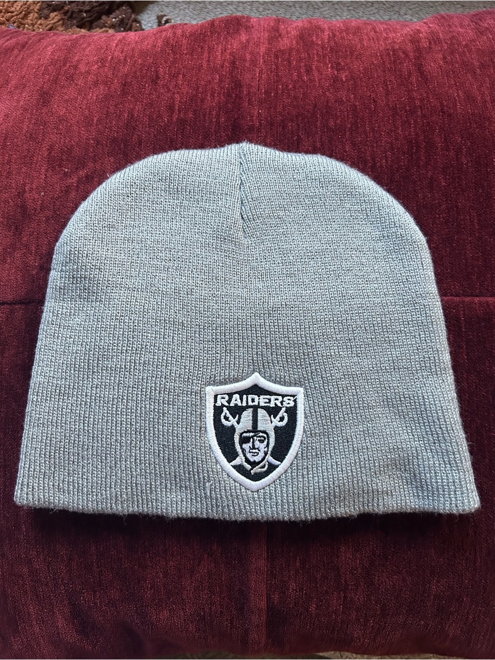 Las Vegas Raiders Grey Knit Beanie NFL